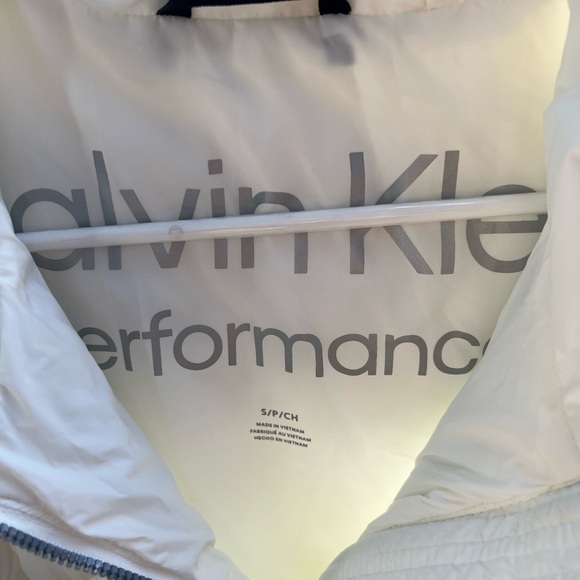 Calvin Klein Performance White Puffer Vest Jacket - Picture 4 of 4